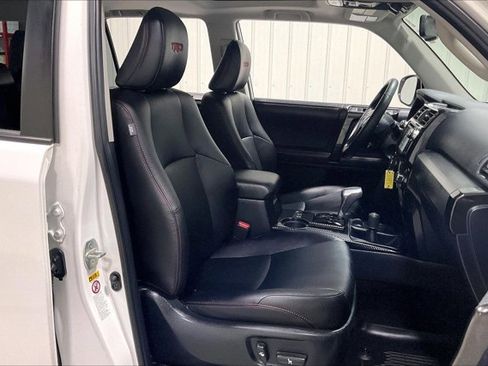 Used 2018 Toyota 4Runner TRD Off-Road Premium image 7