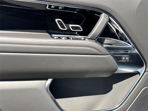 New 2025 Land Rover Range Rover SE image 15