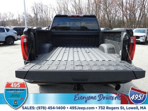 Used 2024 GMC Sierra 2500 Denali w/ Denali Reserve Package AWD/4WD image 5