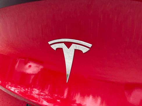 Used 2022 Tesla Model Y Performance image 13