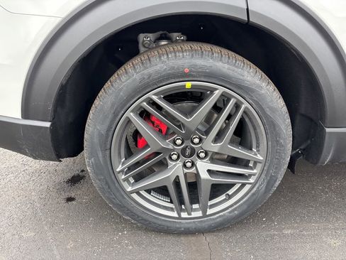 New 2026 Ford Explorer ST-Line w/ ST-Line Street Pack image 11