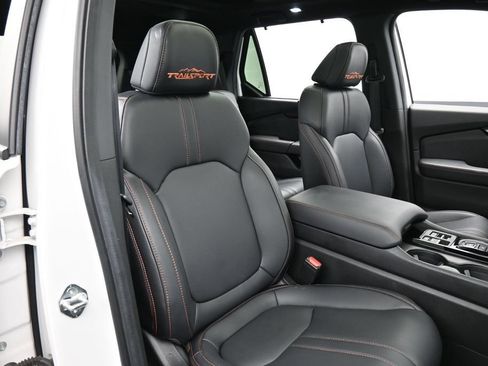 Certified 2025 Honda Pilot TrailSport image 39