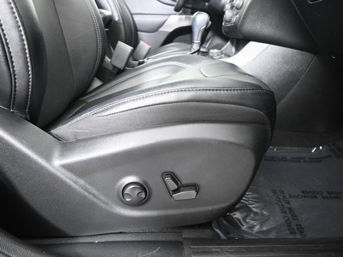 Used 2022 Jeep Cherokee Limited image 14