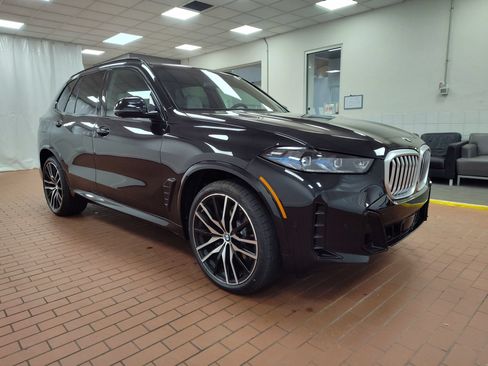 Used 2026 BMW X5 xDrive40i w/ M Sport Package AWD/4WD image 6