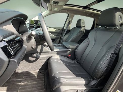 Certified 2026 Acura MDX w/ Technology Package FWD image 12