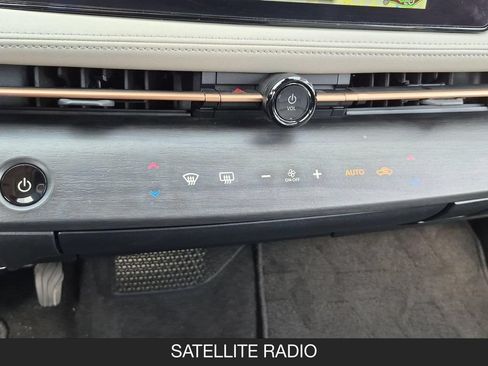 Used 2024 Nissan Ariya FWD image 24