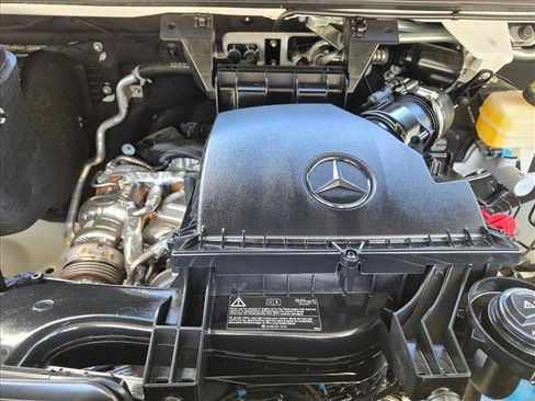 Used 2025 Mercedes-Benz Sprinter 2500 image 21