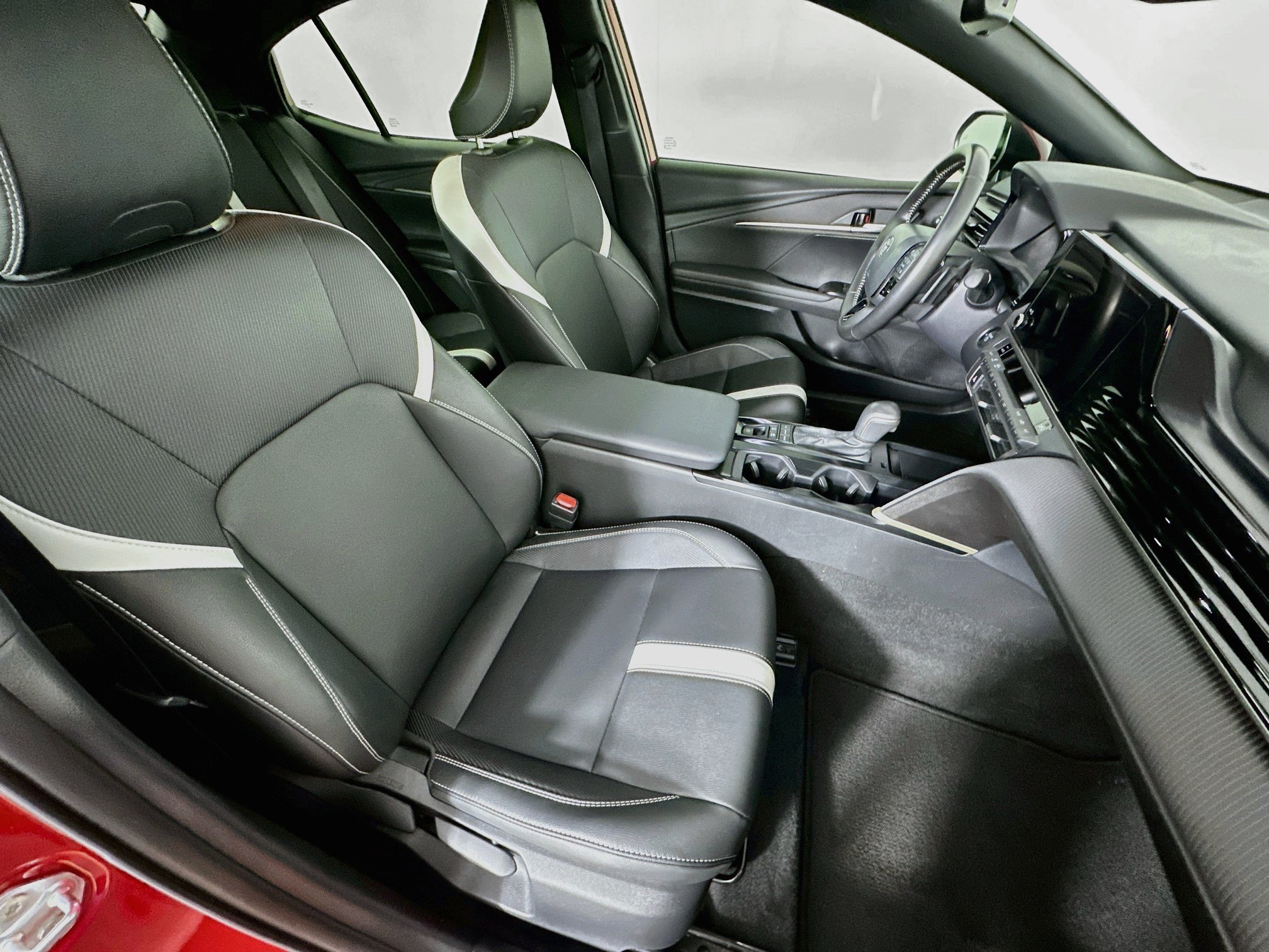 Used 2026 Toyota Camry SE w/ Convenience Package FWD image 31