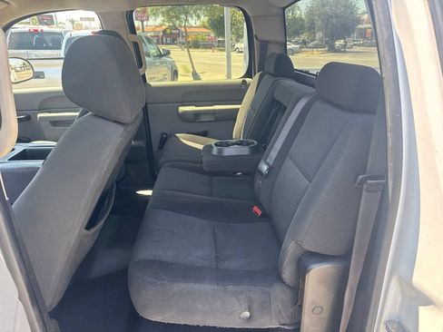 Used 2011 Chevrolet Silverado 1500 W/T RWD image 9