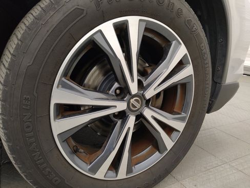 Used 2017 Nissan Rogue SL FWD image 31