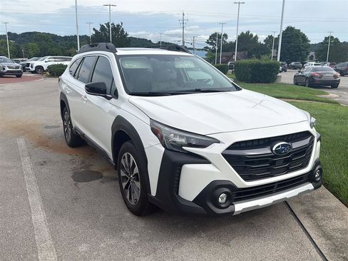 Used 2024 Subaru Outback Limited AWD/4WD image 2