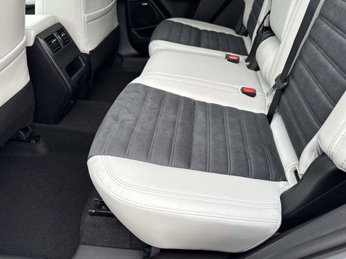 New 2026 Mitsubishi Outlander SE image 14