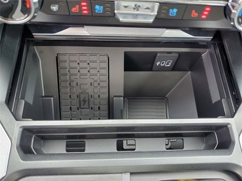 New 2025 Ford F250 Platinum image 39