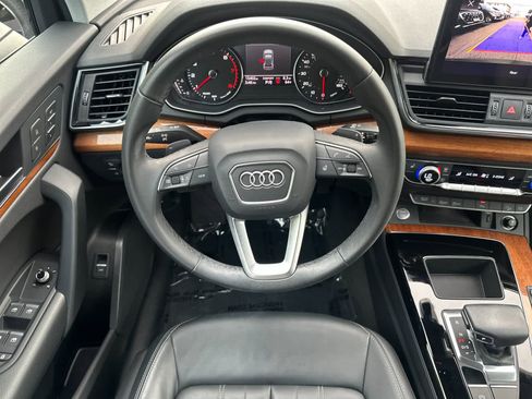 Used 2023 Audi Q5 2.0T Premium w/ Convenience Package image 14