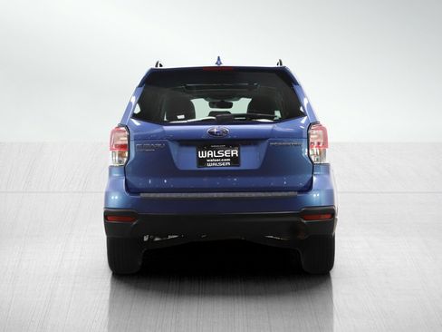 Used 2018 Subaru Forester 2.5i Premium w/ All-Weather Package image 4