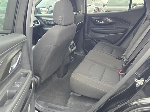 Used 2024 GMC Terrain SLE image 10