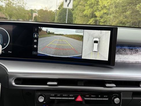 New 2026 Hyundai Ioniq 9 Calligraphy image 18