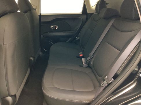Used 2019 Kia Soul FWD image 18