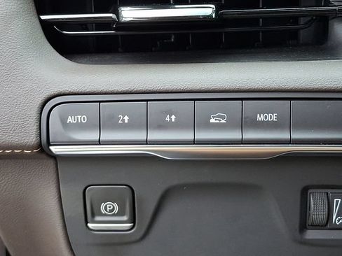 Used 2023 Cadillac Escalade Premium Luxury AWD/4WD image 27