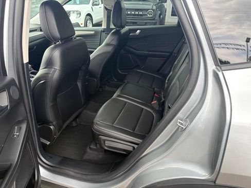 Used 2022 Ford Escape SEL w/ Technology Package AWD/4WD image 16