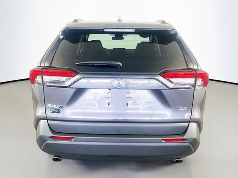 Used 2025 Toyota RAV4 XLE w/ Convenience Package FWD image 7
