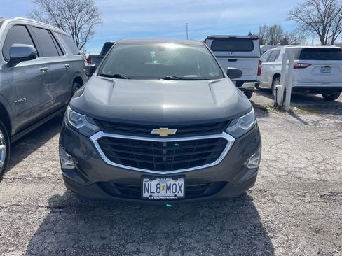 Used 2018 Chevrolet Equinox LS image 2