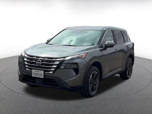 Used 2025 Nissan Rogue SV FWD image 4