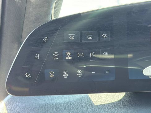 Used 2024 Lucid Air Touring image 16