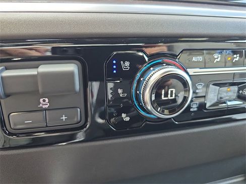 New 2025 GMC Sierra 2500 SLT w/ SLT Premium Package image 24