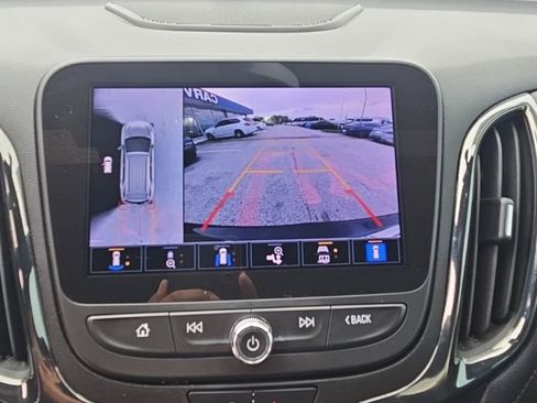 Used 2023 Chevrolet Equinox RS w/ RS Leather Package FWD image 21
