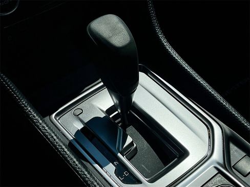 Used 2024 Subaru Forester Premium image 17