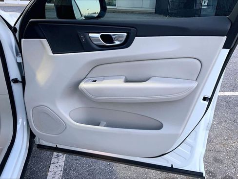 Used 2023 Volvo XC60 B5 Plus w/ Climate Package image 22