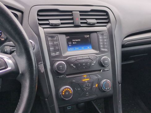 Used 2018 Ford Fusion S w/ Equipment Group 101A image 29