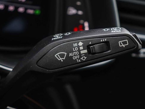 Used 2023 Audi Q8 Premium Plus w/ Premium Plus Package AWD/4WD image 33