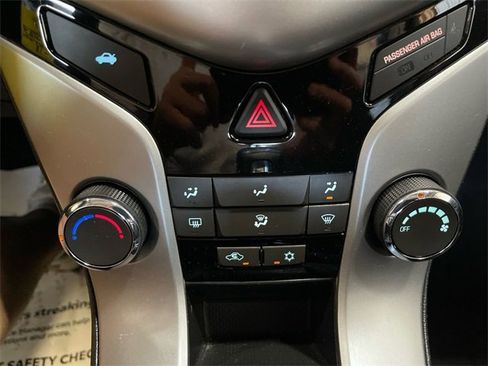 Used 2015 Chevrolet Cruze LT image 17