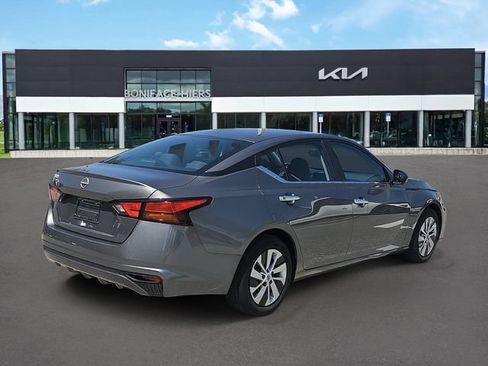 Used 2024 Nissan Altima 2.5 S FWD image 4