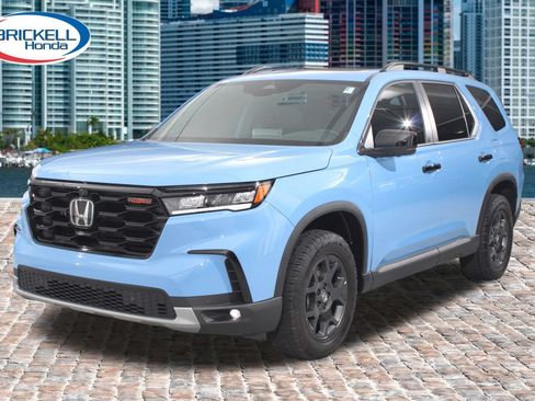 Used 2024 Honda Pilot TrailSport image 2