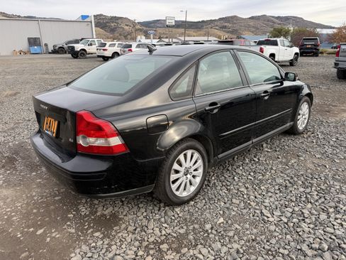 Used 2005 Volvo S40 2.4i image 4