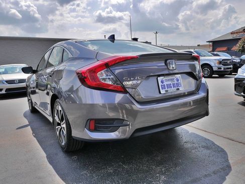 Used 2018 Honda Civic EX-L image 5