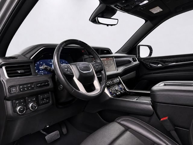 Used 2024 GMC Yukon Denali w/ Advanced Technology Package AWD/4WD image 13