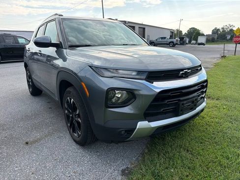 Used 2021 Chevrolet TrailBlazer LT w/ Convenience Package FWD image 1