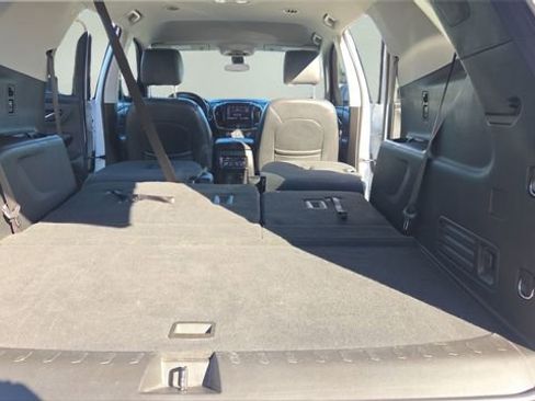 Used 2021 Chevrolet Traverse Premier image 22