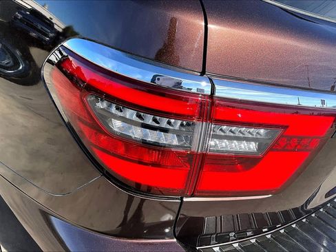 Used 2022 Nissan Armada SL image 28