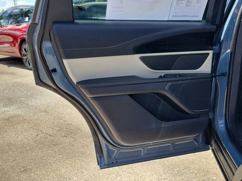 Certified 2025 Lincoln Nautilus Premier AWD/4WD image 13
