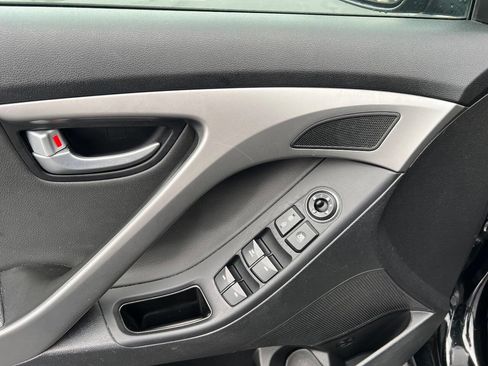 Used 2014 Hyundai Elantra Limited image 11