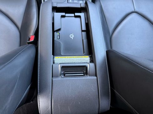 Used 2021 Toyota Highlander XLE AWD/4WD image 33