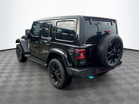 Used 2023 Jeep Wrangler Unlimited Sahara w/ Cold Weather Group AWD/4WD image 8