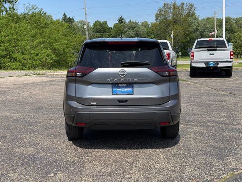Used 2024 Nissan Rogue S AWD/4WD image 6