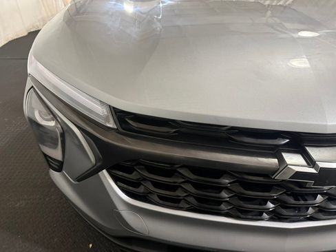 Used 2024 Chevrolet Trax RS w/ Sunroof Package image 4