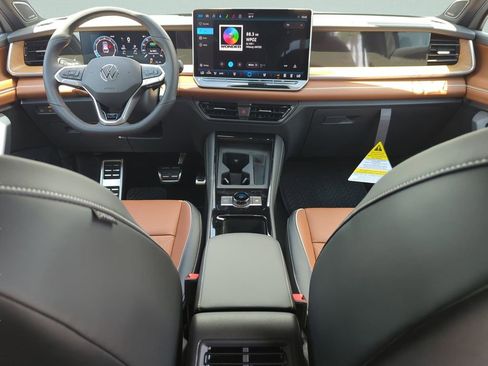 New 2026 Volkswagen Tiguan SEL R-Line AWD/4WD image 21